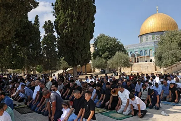 اقامه نماز جمعه مسجد الاقصی با حضور 40 هزار فلسطینی
