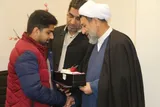 عکس | اهدای هدایای رهبر معظم انقلاب به مدال‌آوران کرمانی در هانگژو