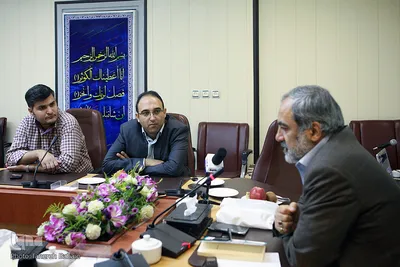 نقد و بررسی کتاب نگرشی منظومه‌ای و دیالکتیکی به سینما
