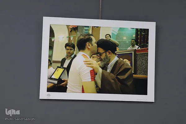 نمایشگاه عکس « مردم دار» در تبریز
