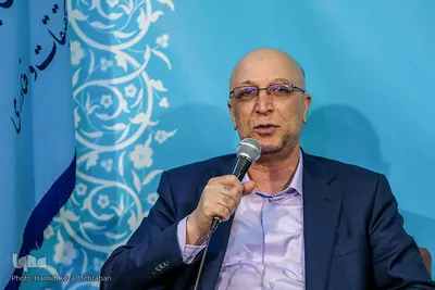 بازدید وزیر علوم از نمایشگاه قرآن