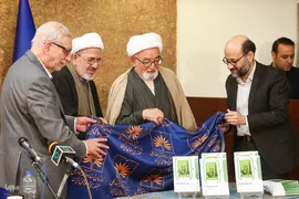 یادبود عبدالکریم بی‌آزار شیرازی با بررسی «قرآن و طبیعت»