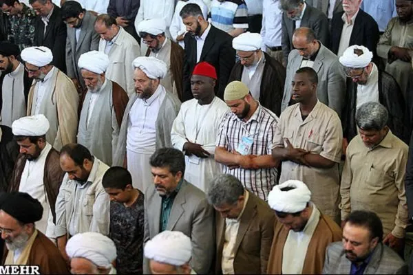 وحدت، منافع ظالمان رابه خطر می اندازد/مذاهب پنجگانه یک ریشه دارند