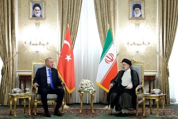 Reisi ile Erdoğan Tahran'da bir araya geldi