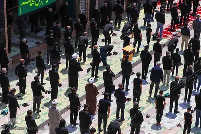 اقامه نماز ظهر عاشورا در زنجان