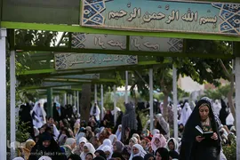 نماز عید سعید فطر در جوار سیدالکریم (ع)