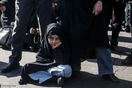 تجمع خودجوش مردم عزادار تهران در میدان انقلاب