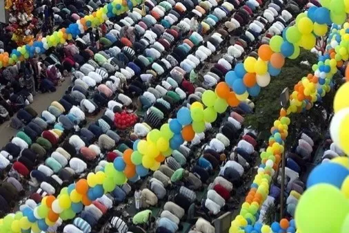 Abhaltung des Eid-al-Fitr-Gebets im Schatten des Nahost-Krieges + Video