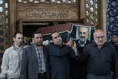  تشییع پیکر مرحوم عماد افروغ در مسجد دانشگاه تهران
