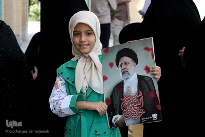 شور انتخابات در گلستان شهدای اصفهان