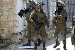 Zionist Forces Abduct 24 Palestinians in West Bank