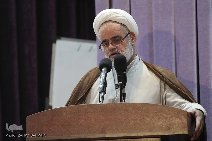 روحانیت؛ پرچم‌دار حرکت در مسیر نورانی قرآن و اهل‌بیت(ع)