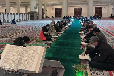 کرسی تلاوت قران کریم در حرم شاهچراغ(ع)‎‎