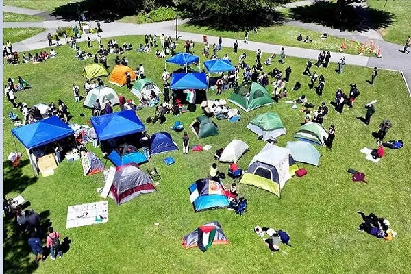 ABD'de, Filistin destekçisi protestolara San Francisco Üniversitesi öğrencileri de katıldı