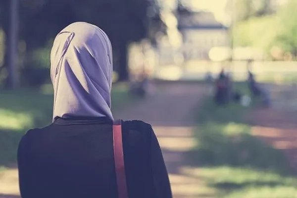 İslamofobi göçe zorladı! Başörtüsü nedeniyle işe alınmadı