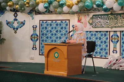 Konvertierte junge Frau nahm den Namen Fatima an