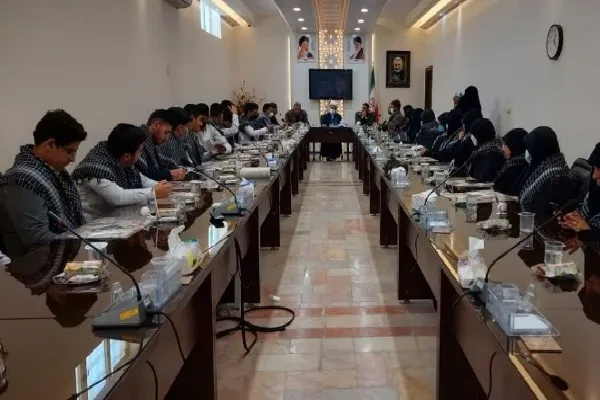 تبیین واقعیت‌های بسیج در مدارس ضروری است