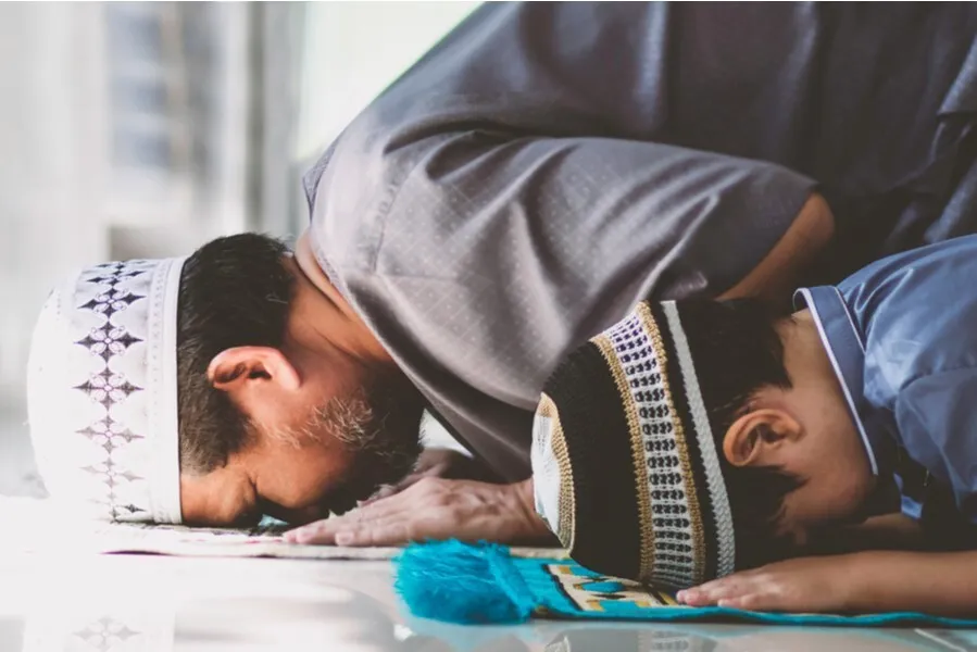 Namaz: İlâhi Perygamberlerin ilk sözü ve son vasiyeti