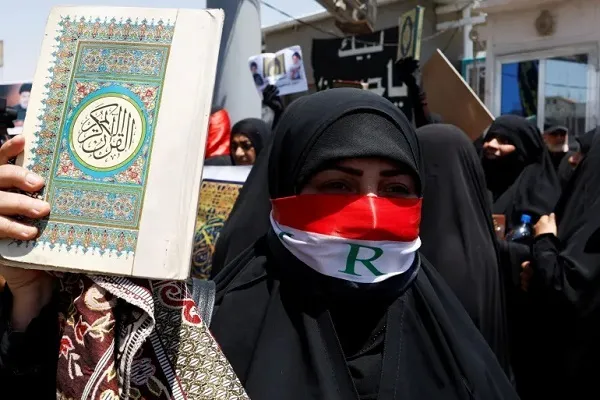 إحتجاجاً على حرق المصحف.. عراقيون غاضبون يحاولون الوصول للسفارة الدنماركية