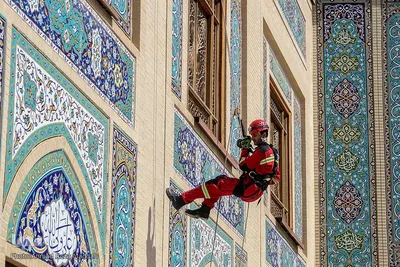 مانور آتش‌نشانان در صحن حضرت معصومه(س) حرم مطهر شاهچراغ(ع)