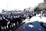 نماز ظهر عاشورا در امامزاده عبدالله (ع) شهرستان همدان
