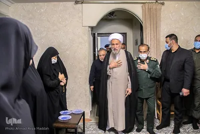 دیدار نماینده ولی فقیه در استان فارس در خانواده شهید خادم صادق‎‎