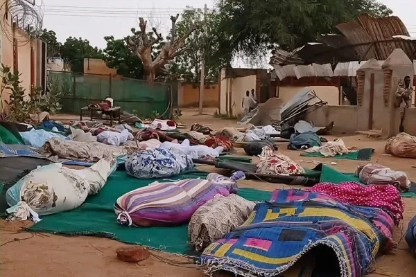 السودان... مقتل 75 مصلياً بقصف للدعم السريع مسجداً بالفاشر