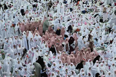 جشن تکلیف ۵ هزار نفری دختران در تبریز