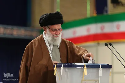 حضور رهبر معظم انقلاب در پای صندوق رأی