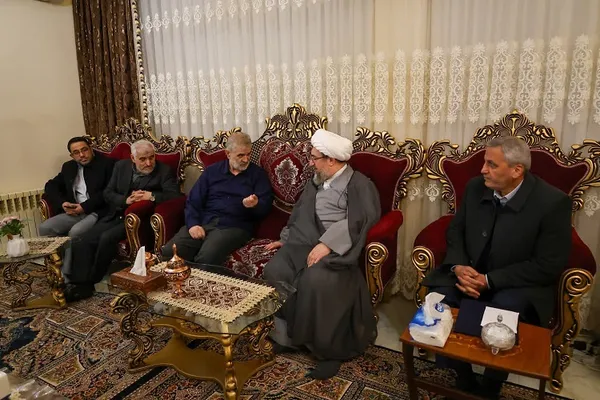 دیدار امام جمعه تبریز با سه جانباز ۷۰ درصد