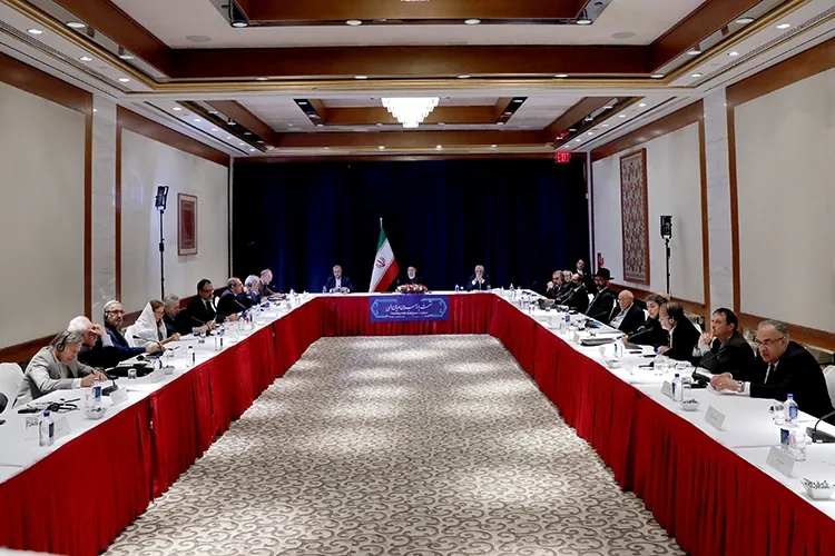 گسترش معنویت در میان جوامع برای رهبران ادیان الهی مسئولیت‌آور است