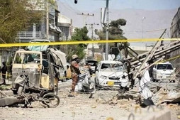 Pakistan'da güvenlik noktasına bombalı saldırı