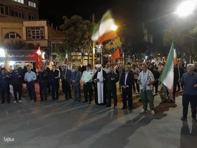 ایستاده در خیابان برای خونخواهی رهبر شهید انقلاب در اهر 