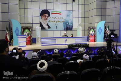 همایش بزرگداشت چهل و دومین سالگرد پیروزی انقلاب با عنوان «انقلاب اسلامی، بالنده و استوار»