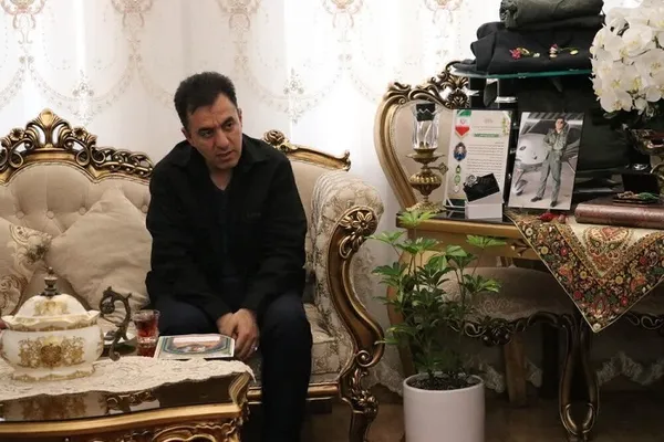 دیدار شهردار تبریز با خانواده شهدا