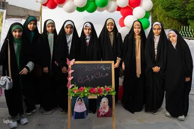 تجدید بیعت دختران و مادران اصفهانی با رهبر انقلاب در گلستان شهدا