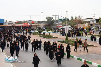 پیاده‌روی دلدادگان اربعین حسینی در خمینی‌شهر