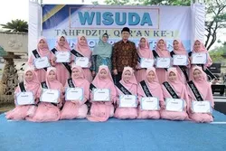 Pondok Pesantren Darul Akhyar dan Madinatul Quran Berikan Beasiswa