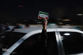 تجمع شبانه مردم در سوگ رهبر شهید