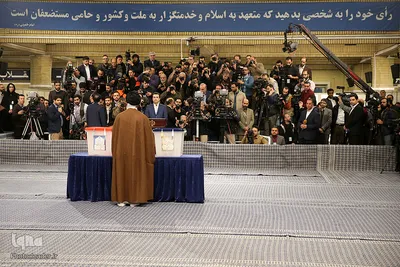 حضور رهبر معظم انقلاب در پای صندوق رأی