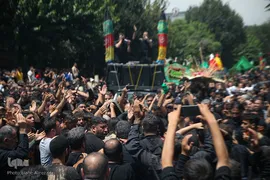 حرکت نمادین کاروان بنی اسد در خیابان های تهران