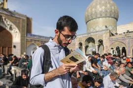 اجتماع پرشور دلدادگان حسینی در حرم عبدالعظیم (ع)؛ طنین دعای عرفه در قبله تهران