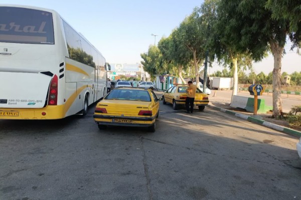 تشدید نظارت‌ها بر فعالیت تاکسی‌های شهری قم در مسیر‌های برون‌شهری