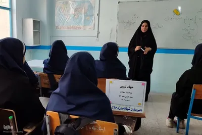 گرامیداشت شهدای جبهه مقاومت در مدارس ملایر