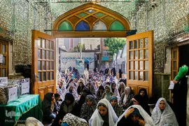 نماز عید سعید فطر در جوار حرم حضرت امام زاده حسن (ع)
