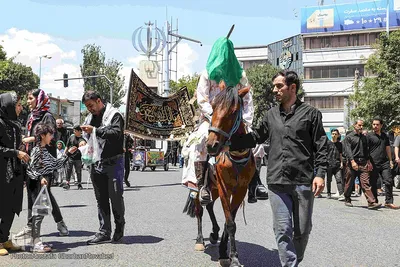 آیین نمادین حرکت کاروان حسینی و شبیه‌خوانی عاشورای حسینی در اهر