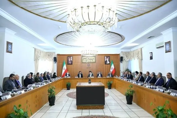 پرهیز از هر اقدامی که پیام آن احتمال وجود اختلاف میان قوا است