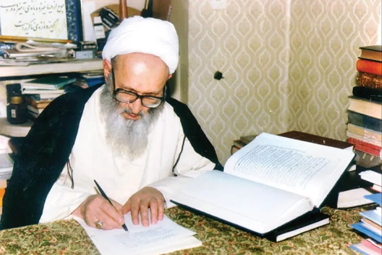 تسلیت جامعه اساتید حوزه‌های فارس در پی درگذشت علامه حسن‌زاده