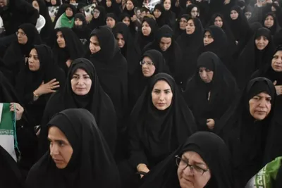 مراسم وداع بانوان لرستانی با رهبر شهید 
