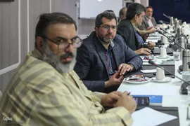 نشست دبیر عالی شورای انقلاب فرهنگی با تعدادی از هنرمندان